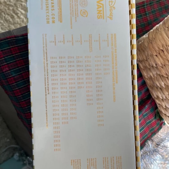 Walt Disney World Limited Edition 50th VANS - Picture 6 of 7